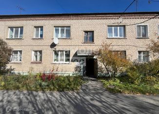 Продам 2-ком. квартиру, 40.2 м2, Артёмовский, улица Физкультурников, 2Д