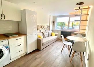 Продажа 2-ком. квартиры, 40 м2, Москва, улица Перерва, 16, станция Перерва