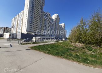 Продаю 3-комнатную квартиру, 88 м2, Свердловская область, улица Соболева, 19