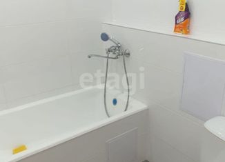 Продаю 1-ком. квартиру, 30 м2, Северск, улица Строителей, 4