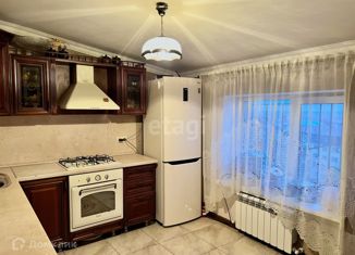 Продается 3-ком. квартира, 75 м2, посёлок городского типа Семендер, проспект Казбекова, 45