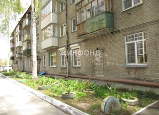 Продажа 3-ком. квартиры, 55 м2, Новосибирск, улица Баумана, 3, улица Баумана