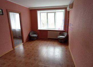 Продам четырехкомнатную квартиру, 62 м2, Оренбургская область, улица Сорокина, 2А