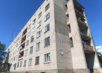 Продажа комнаты, 378.6 м2, Приозерск, площадь Ленина