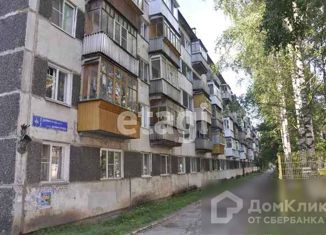Продается 4-комнатная квартира, 58.8 м2, Сыктывкар, улица Димитрова, 46, Юго-Западный район