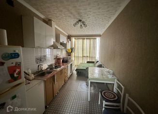 Продается однокомнатная квартира, 50 м2, Владикавказ, улица Шамиля Джикаева, 8, Затеречный округ