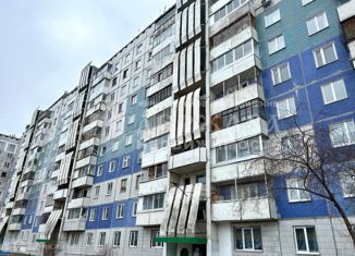 Продается четырехкомнатная квартира, 74.9 м2, Кемерово, Заводский район, Молодёжный проспект, 15