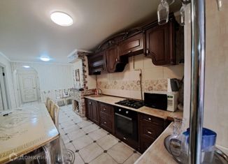 Продаю 4-комнатную квартиру, 94 м2, Ставрополь, улица Пирогова, 22/3, микрорайон № 34