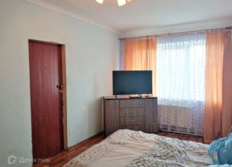 Четырехкомнатная квартира на продажу, 65 м2, Темрюк, улица Макарова, 2