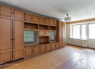 Продается 3-комнатная квартира, 58.4 м2, Барнаул, проспект Строителей, 36, Железнодорожный район