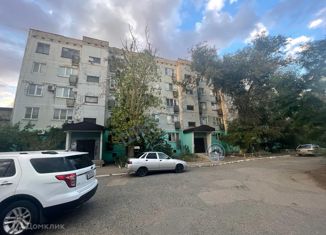 Продажа 4-ком. квартиры, 75.4 м2, Элиста, 8-й микрорайон, 8-й микрорайон, 7