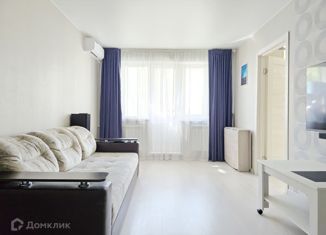 Продается 3-комнатная квартира, 57.2 м2, Хабаровский край, улица Калинина, 93