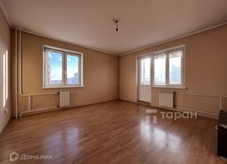 Продам двухкомнатную квартиру, 50.5 м2, Челябинск, улица Братьев Кашириных, 157