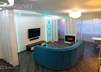 Продам 3-комнатную квартиру, 110 м2, Ставрополь, улица Дзержинского, 158, микрорайон № 1