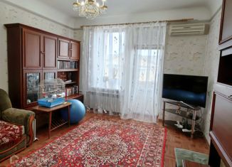 Трехкомнатная квартира на продажу, 76 м2, Волгоград, улица Шурухина, 13