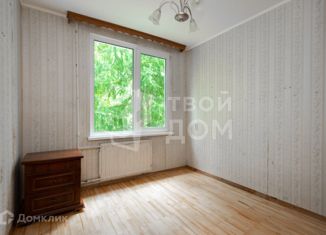 3-комнатная квартира на продажу, 41.6 м2, Санкт-Петербург, улица Танкиста Хрустицкого, 25, метро Проспект Ветеранов