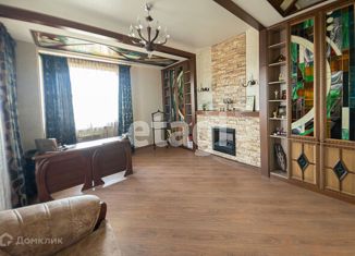 Продается 5-комнатная квартира, 200 м2, Челябинск, улица Братьев Кашириных, 12Б, Калининский район