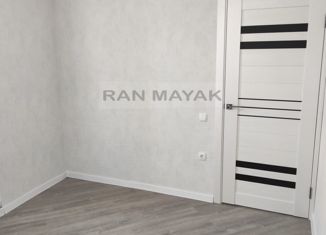Продаю 2-ком. квартиру, 53 м2, Майкоп, улица Чкалова, 74