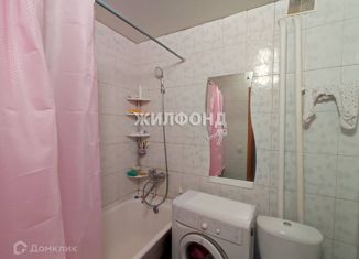 Продаю 1-ком. квартиру, 33.7 м2, Новосибирск, улица Марата, 1, улица Марата