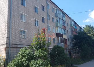 Продам 2-комнатную квартиру, 44 м2, поселок городского типа Балакирево, улица 60 лет Октября, 5
