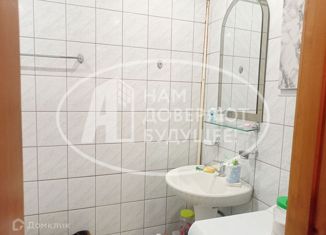 Продаю 2-комнатную квартиру, 56 м2, Соликамск, улица Черняховского, 14