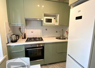 Продается 2-ком. квартира, 44.5 м2, Москва, Днепропетровская улица, 3к4, метро Южная