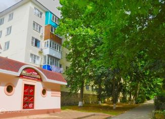 Продается 4-комнатная квартира, 60 м2, Темрюк, улица Ленина, 71