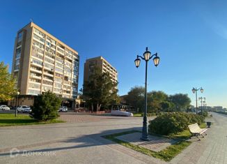 Сдается двухкомнатная квартира, 65.3 м2, Астраханская область, улица Урицкого, 3