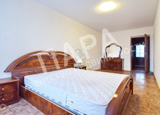 Сдам в аренду 2-ком. квартиру, 57 м2, Самара, улица Мориса Тореза, 101А, метро Спортивная