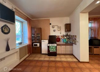 Сдается 2-комнатная квартира, 70 м2, Туапсе, улица Карла Маркса, 99