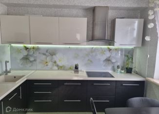 Продается 2-комнатная квартира, 65.5 м2, Челябинск, улица Лобырина, 7, жилой район Краснопольская Площадка 1