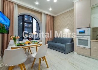 Сдаю двухкомнатную квартиру, 80 м2, Москва, улица Паршина, 10, метро Щукинская