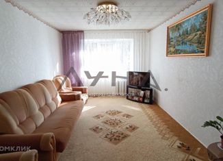 Продам 3-ком. квартиру, 63 м2, Набережные Челны, улица Шамиля Усманова, 121