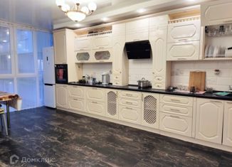 Продается трехкомнатная квартира, 113 м2, Саратов, Усть-Курдюмская улица, 25, ЖК Изумрудный