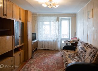 Продается 2-комнатная квартира, 45 м2, Екатеринбург, улица Красных Командиров, 12, метро Проспект Космонавтов