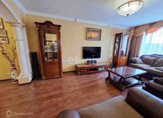 Сдается 4-ком. квартира, 115 м2, Симферополь, улица Тургенева, 23А