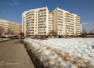 Сдаю 3-ком. квартиру, 82 м2, Москва, ЮЗАО, улица Адмирала Руднева, 18