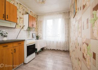 Продается двухкомнатная квартира, 37 м2, Балаково, улица Набережная Леонова, 34