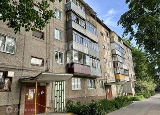 Продается двухкомнатная квартира, 47.5 м2, Курская область, Школьная улица, 5к19