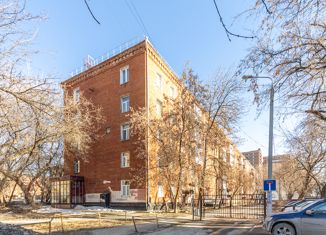 Продаю 2-комнатную квартиру, 62 м2, Пермский край, улица Чкалова, 48