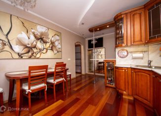 Продажа 3-ком. квартиры, 80 м2, Санкт-Петербург, улица Хошимина, 5к1, улица Хошимина