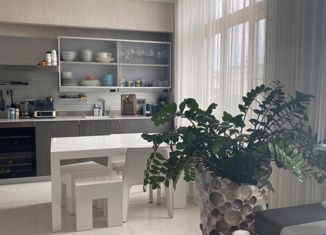 Продается 3-комнатная квартира, 115 м2, Москва, улица Пырьева, 2, улица Пырьева