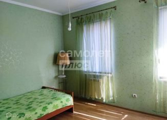 Продажа 3-комнатной квартиры, 85 м2, Абинск, улица Красных Курсантов, 2