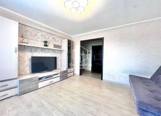 Продажа 2-комнатной квартиры, 50 м2, Красноярск, Караульная улица, 38, Центральный район