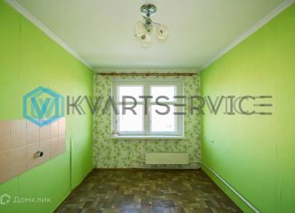 Продается четырехкомнатная квартира, 108 м2, село Азово, Российская улица, 39