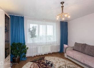 Продается 4-комнатная квартира, 77 м2, Хакасия, Советская улица, 90