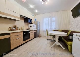Продается 2-комнатная квартира, 60.4 м2, деревня Образцово, улица Емлютина, 5