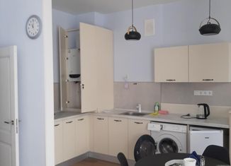 Продажа 1-ком. квартиры, 40 м2, посёлок городского типа Янтарный, улица Балебина, 13б