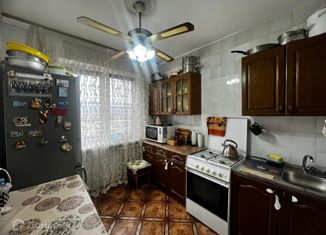Продается 2-комнатная квартира, 50 м2, Владикавказ, улица Калинина, 66, 8-й микрорайон