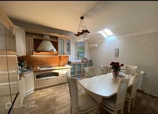 Продается 4-комнатная квартира, 131 м2, Ишим, улица Карла Маркса